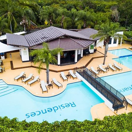 Sybaris Suites & Residences خوان دوليو المظهر الخارجي الصورة