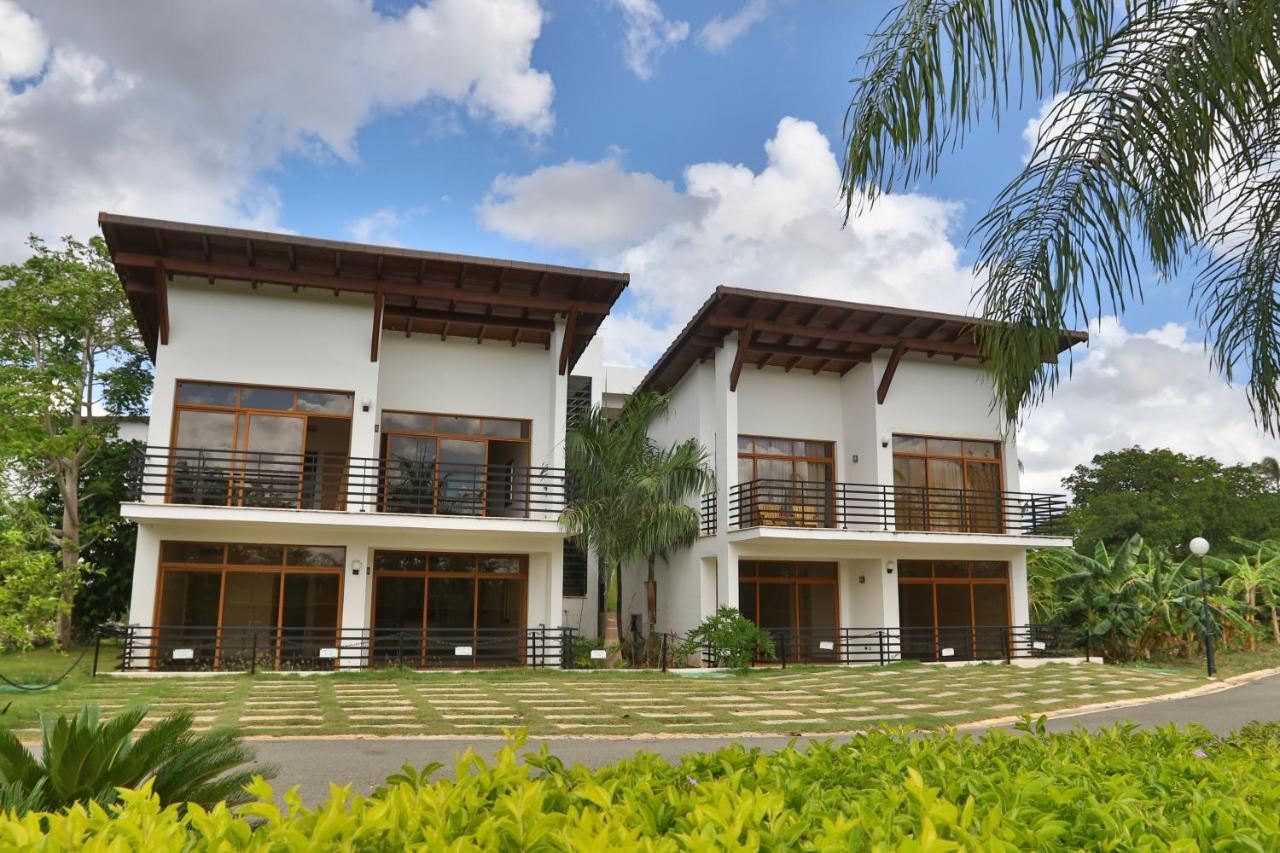 Sybaris Suites & Residences خوان دوليو المظهر الخارجي الصورة