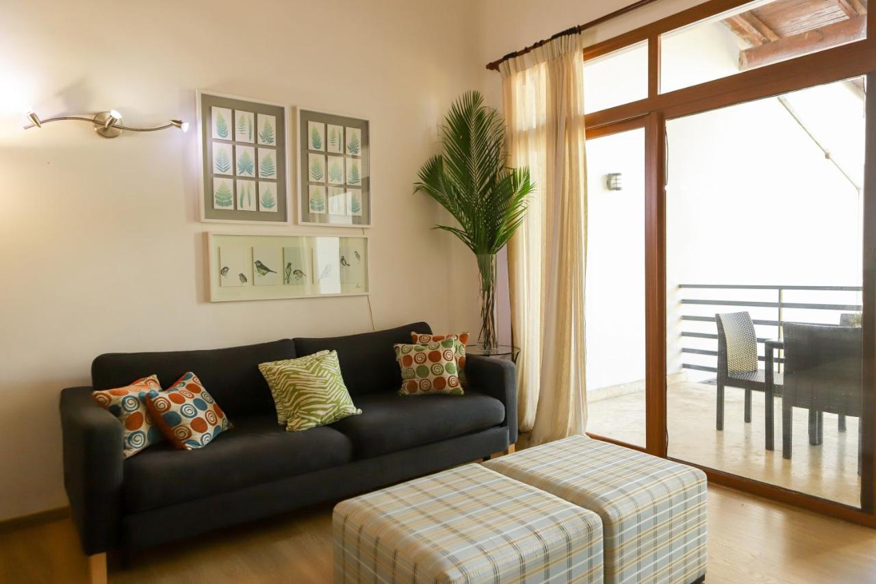 Sybaris Suites & Residences خوان دوليو المظهر الخارجي الصورة