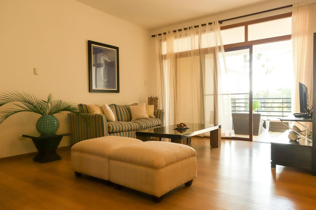 Sybaris Suites & Residences خوان دوليو المظهر الخارجي الصورة