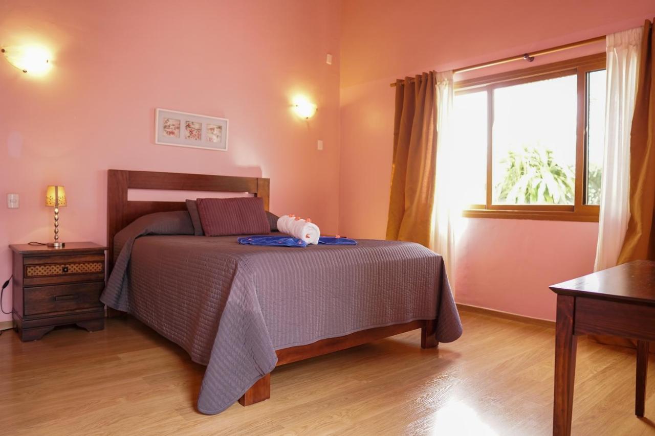 Sybaris Suites & Residences خوان دوليو المظهر الخارجي الصورة