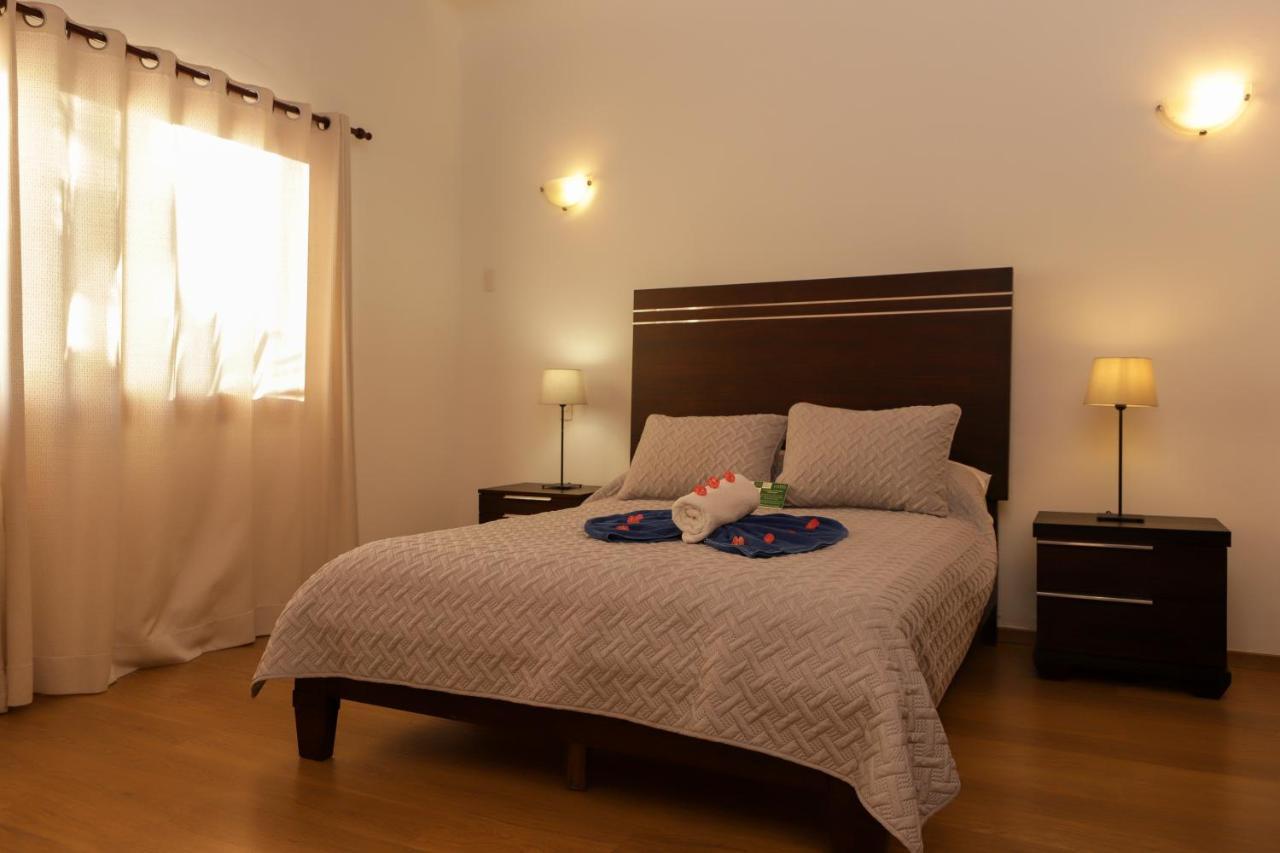Sybaris Suites & Residences خوان دوليو المظهر الخارجي الصورة