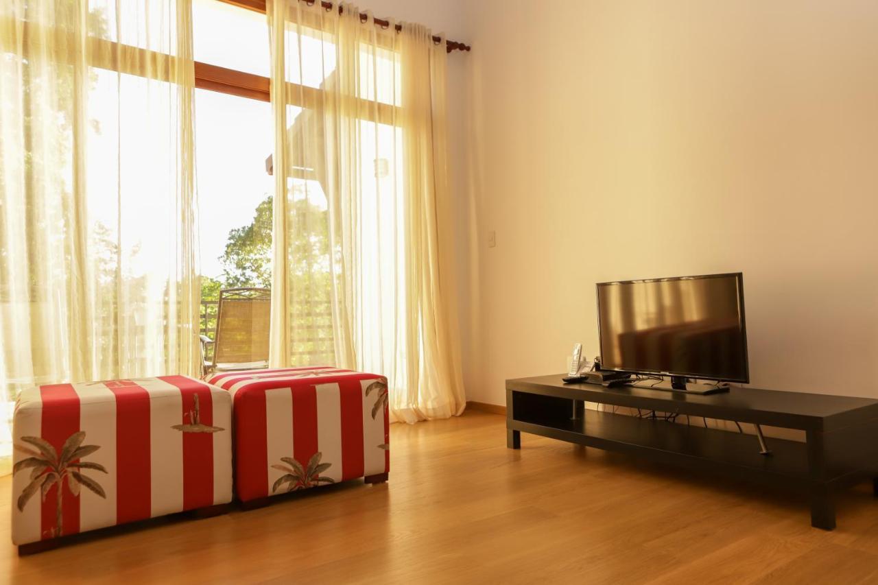 Sybaris Suites & Residences خوان دوليو المظهر الخارجي الصورة