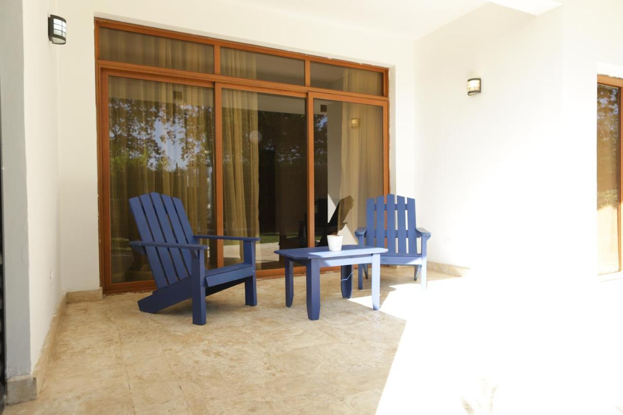 Sybaris Suites & Residences خوان دوليو المظهر الخارجي الصورة