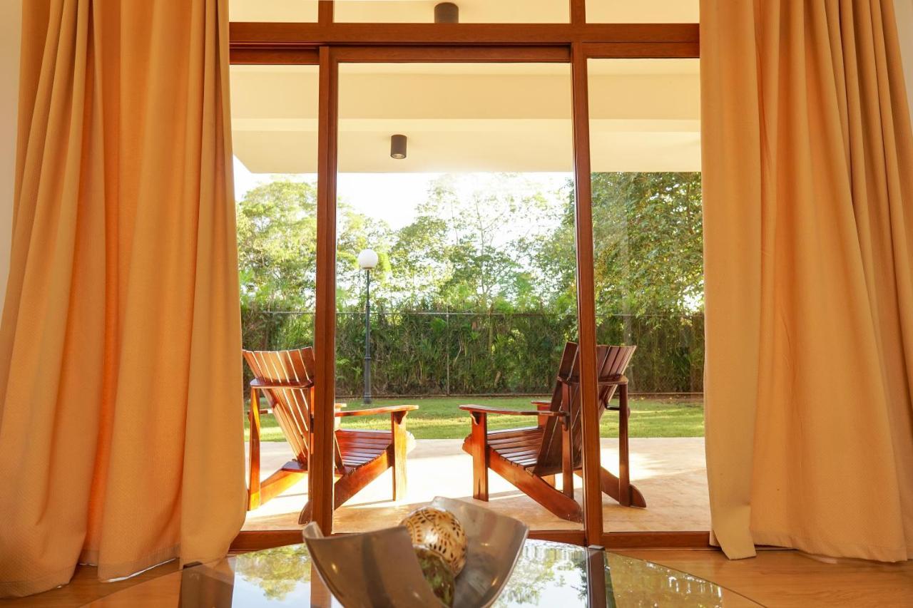Sybaris Suites & Residences خوان دوليو المظهر الخارجي الصورة