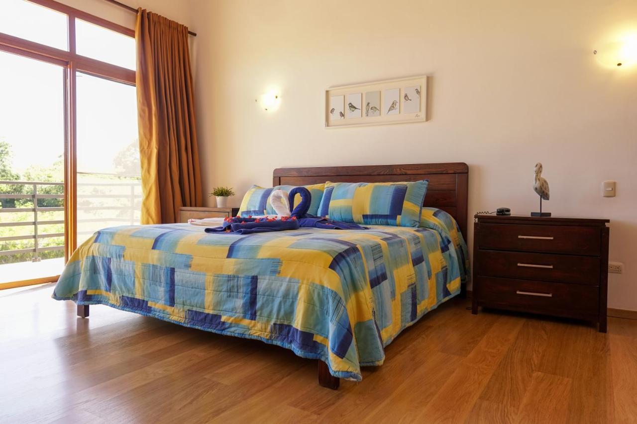 Sybaris Suites & Residences خوان دوليو المظهر الخارجي الصورة