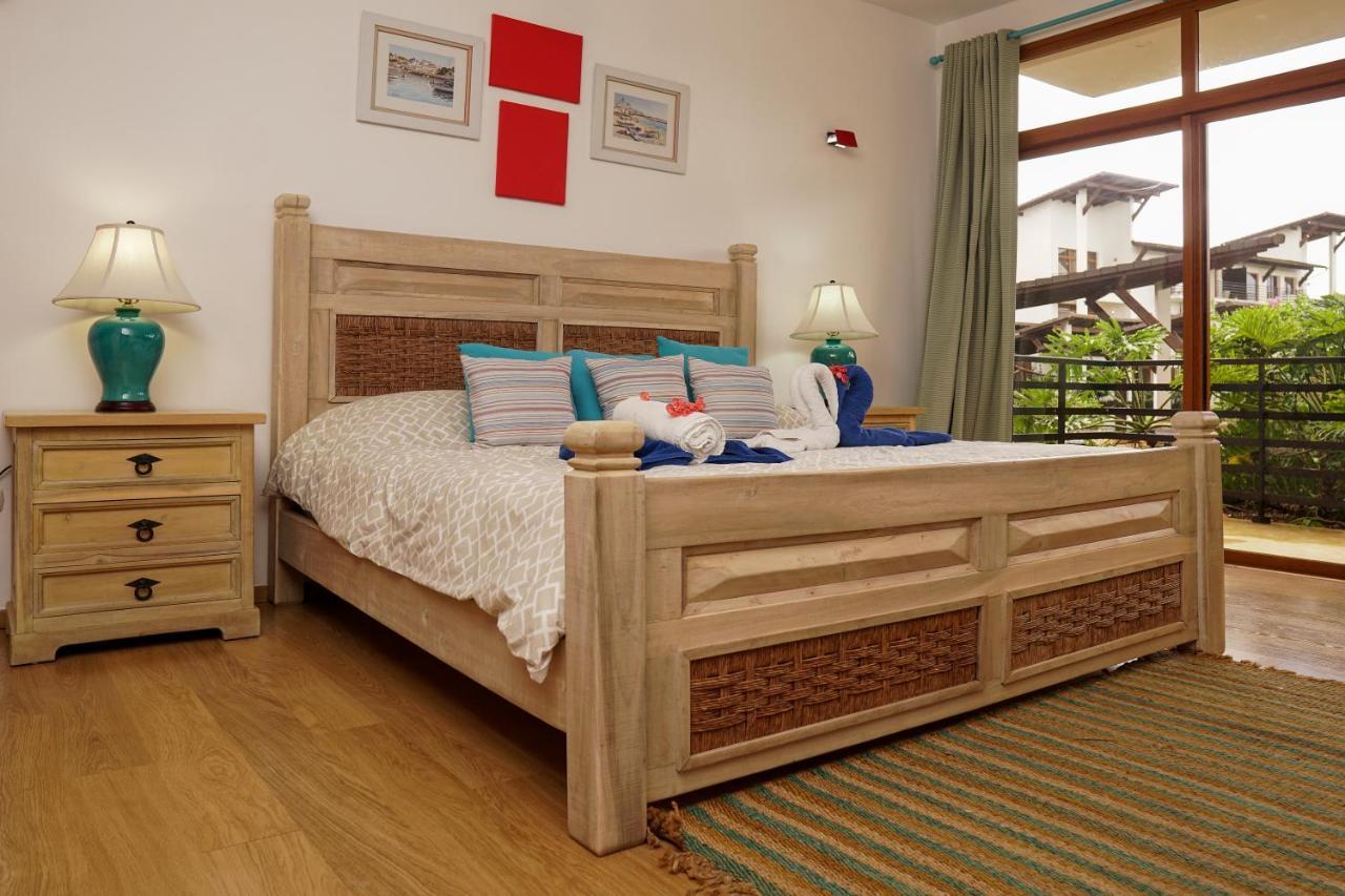 Sybaris Suites & Residences خوان دوليو المظهر الخارجي الصورة